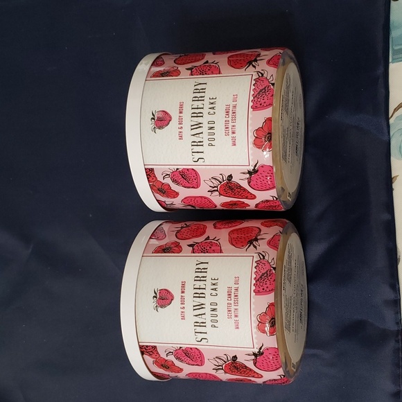 Strawberry pound cake Bath and body works CANDLE qt 2 - Picture 7 of 7